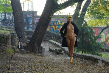 Walk naked in the park