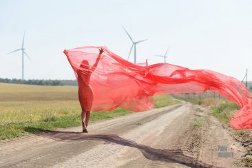 Nude girl in a transparent fabric in the wind. Nude photo by Pablo Incognito