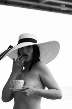 nude with cup