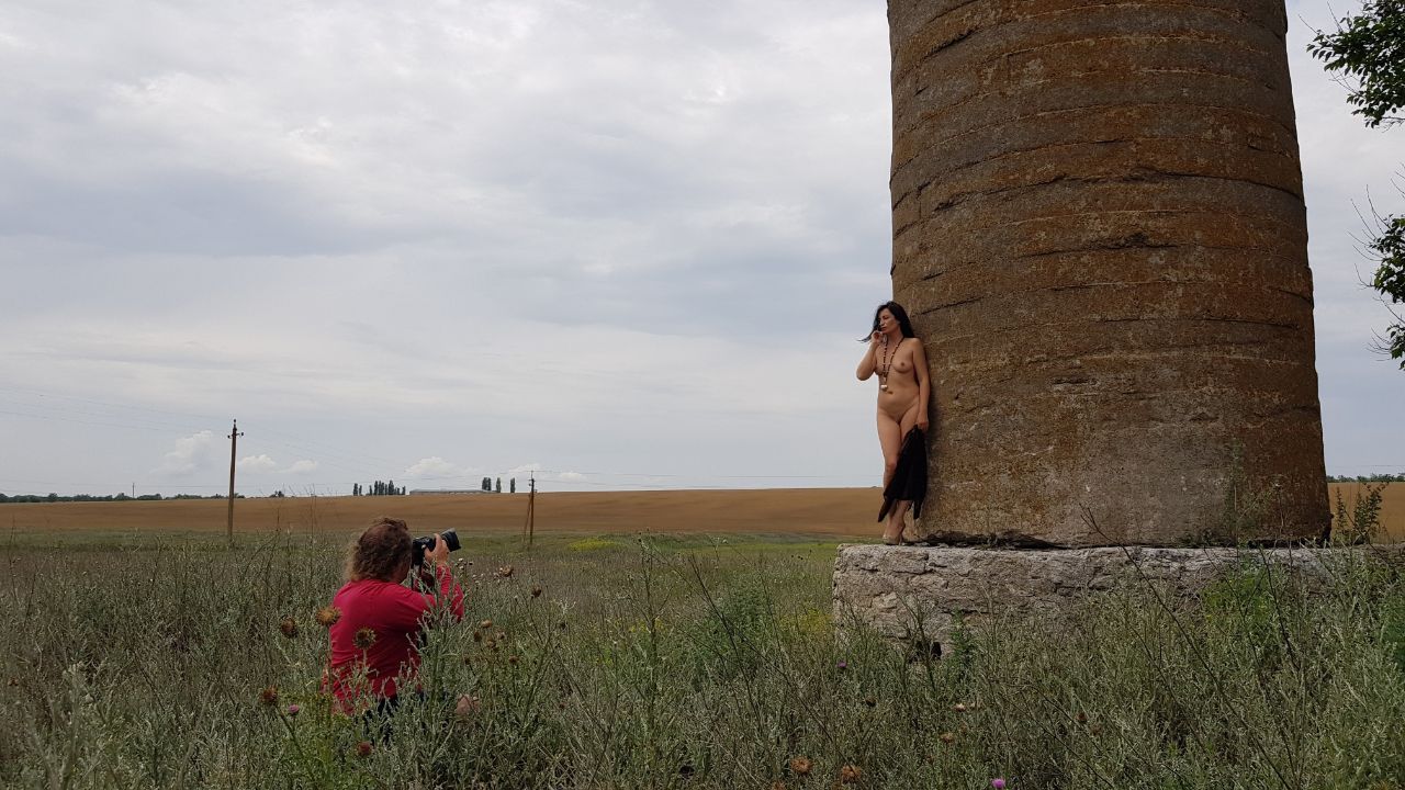 Pablo Incognito and Iren Adler at an off-site nude photo shoot