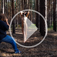 Video backstage nude photo session in the forest. Photographer Pablo Incognito