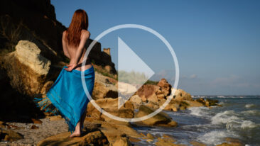 Video backstage nude photo session on rocks on a wild beach. Pablo Incognito