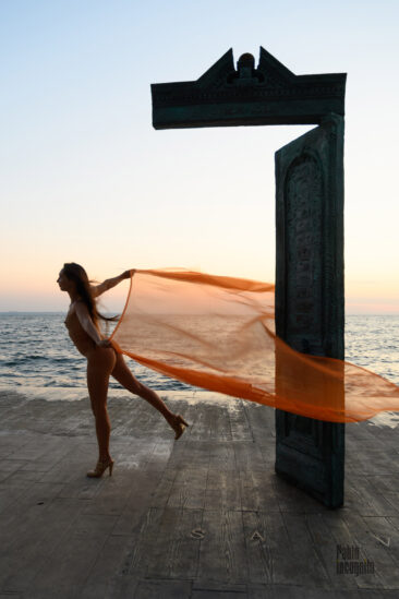 Nude photoshoot near the House of the Sun in Odessa
