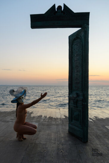 Nude photoshoot in Odessa House of the Sun Pablo Incognito