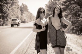 Two nude models took part in a photo shoot by the road. Pablo Incognito