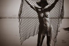 Nude model with mesh. Pablo Incognito