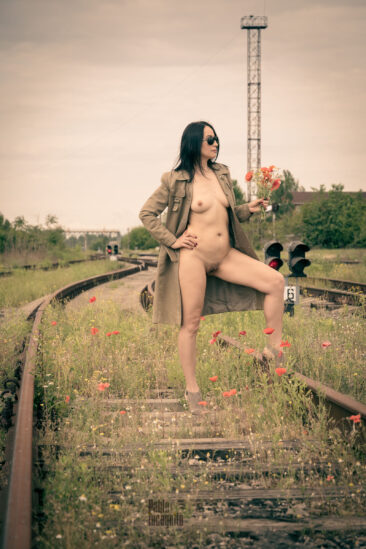 Nude photo session on the rails. Pablo Incognito