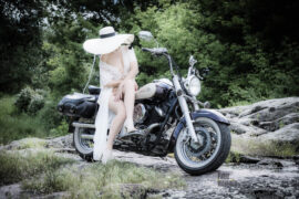 Gentle nude on a motorcycle. Photoshoot Pablo Incognito
