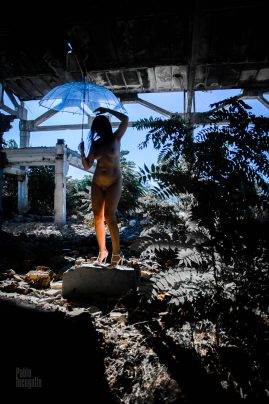 Nude photoshoot with umbrella